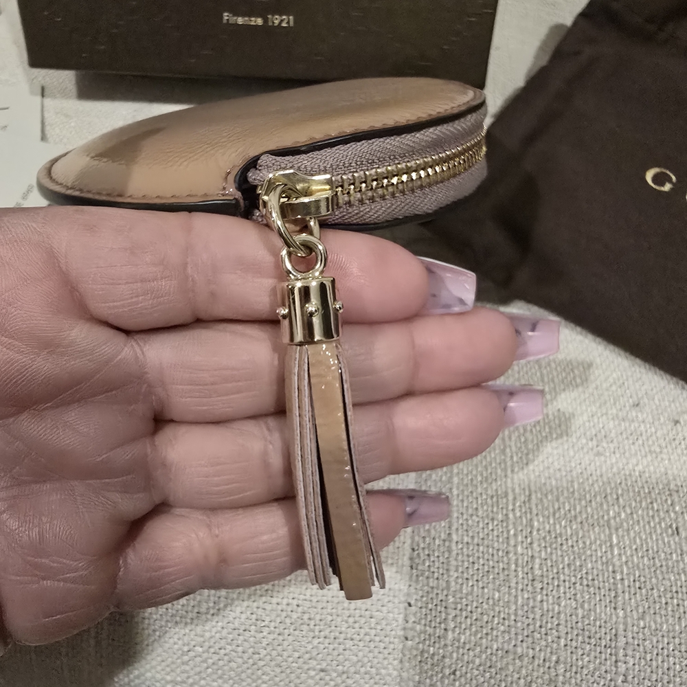 Gucci Beige Round Leather Coin Purse - Picture 3 of 5